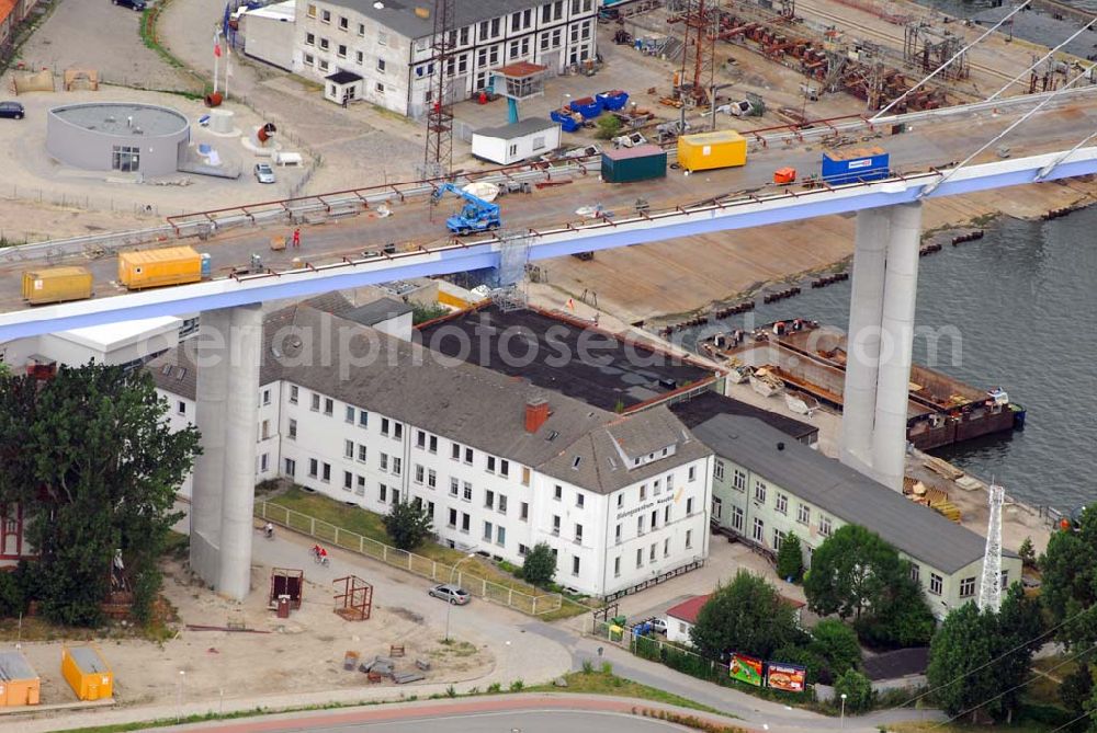 Aerial photograph Stralsund - : Die 2. Strelasundquerung ist derzeit das derzeit größte deutsche Brückenbauwerk. Die zweite Rügendamm-Brücke ist ein Projekt im Bundesprogramm des Europäischen Fonds für regionale Entwicklung (EFRE) aufgenommen wurde und somit von der Europäischen Union kofinanziert wird. Im Auftrag des Bundesministeriums für Verkehr, Bau und Stadtentwicklung erfolgt die Planung und der Bau durch die Deutsche Einheit Fernstraßenplanungs- und -bau GmbH (DEGES).