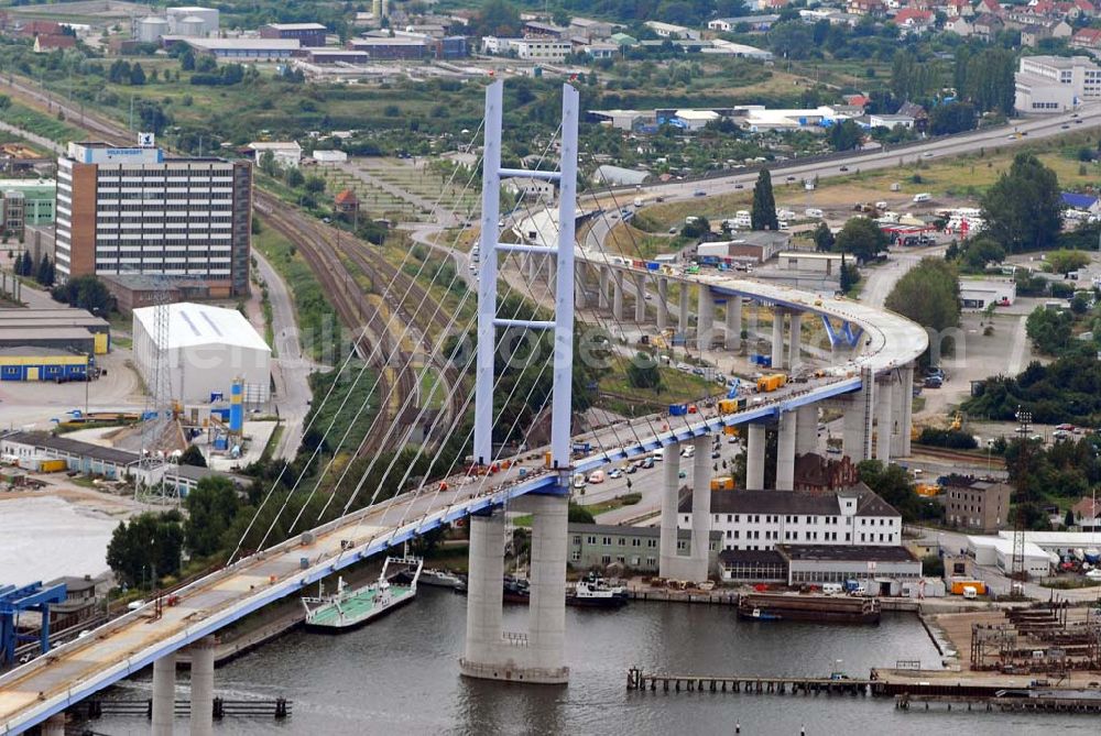 Aerial image Stralsund - : Die 2. Strelasundquerung ist derzeit das derzeit größte deutsche Brückenbauwerk. Die zweite Rügendamm-Brücke ist ein Projekt im Bundesprogramm des Europäischen Fonds für regionale Entwicklung (EFRE) aufgenommen wurde und somit von der Europäischen Union kofinanziert wird. Im Auftrag des Bundesministeriums für Verkehr, Bau und Stadtentwicklung erfolgt die Planung und der Bau durch die Deutsche Einheit Fernstraßenplanungs- und -bau GmbH (DEGES).