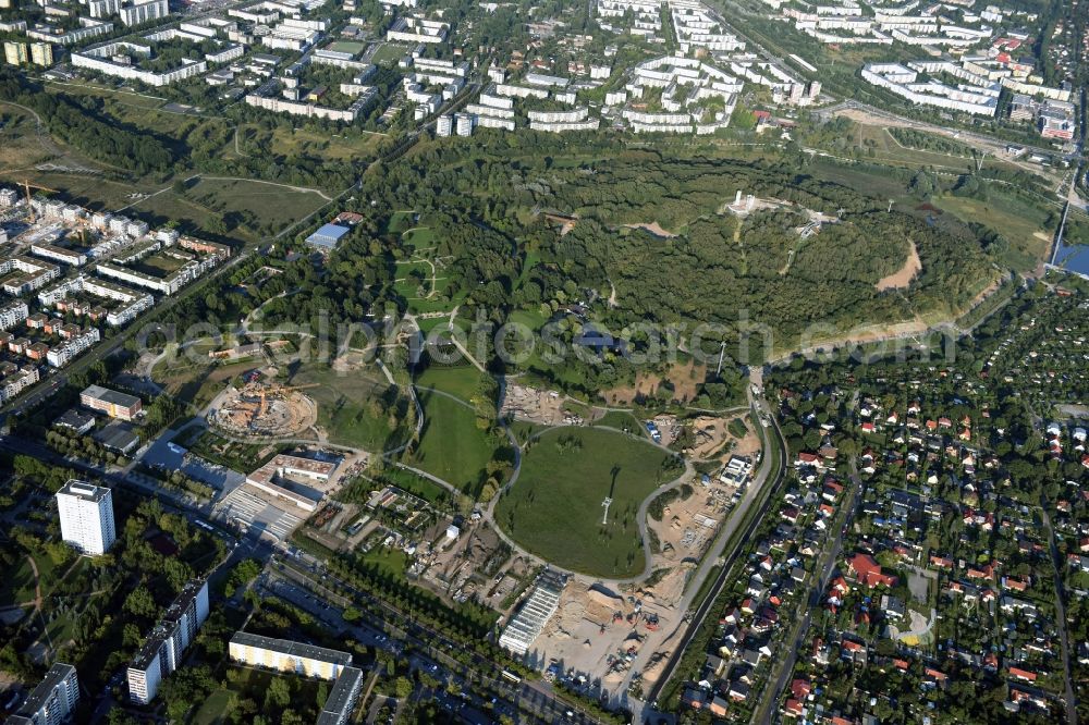 Aerial photograph Berlin - Gaerten der Welt park on the premises of the IGA 2017 in the district of Marzahn-Hellersdorf in Berlin. Residential buildings and estates are located in the background along Eisenacher Strasse