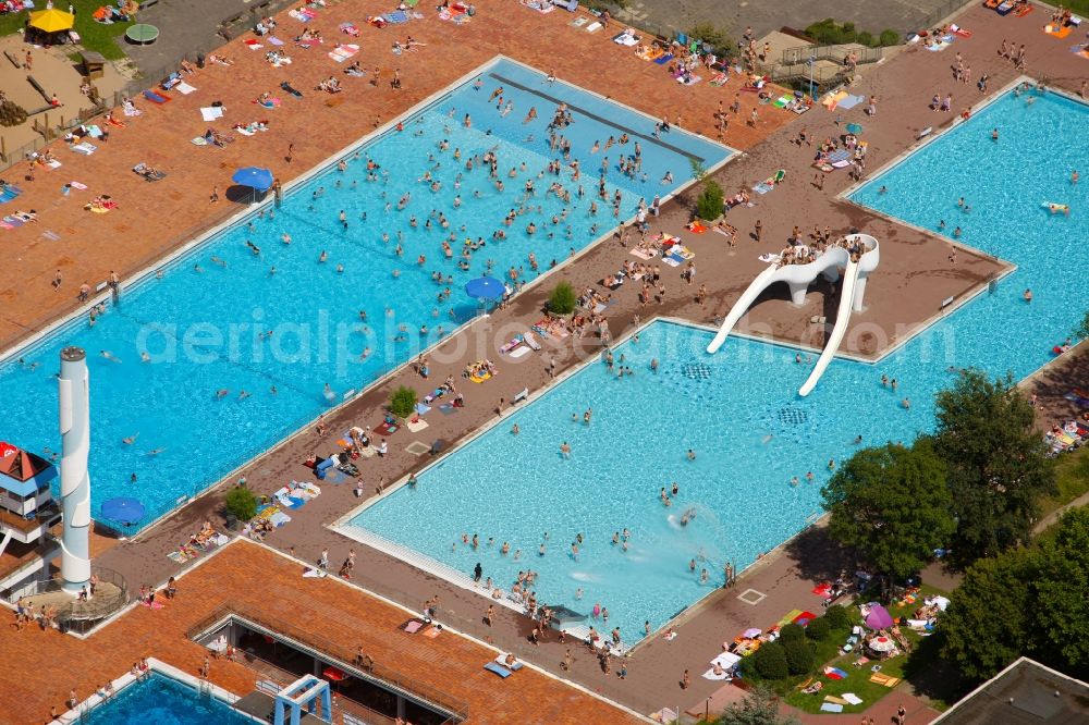 Aerial image Essen - View of the outdoor pool Grugapark in Essen in the state North Rhine-Westphalia