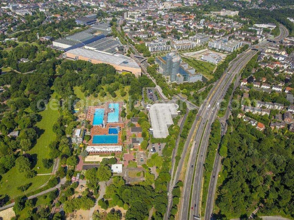 Aerial image Essen - View of the outdoor pool Grugapark in Essen in the state North Rhine-Westphalia