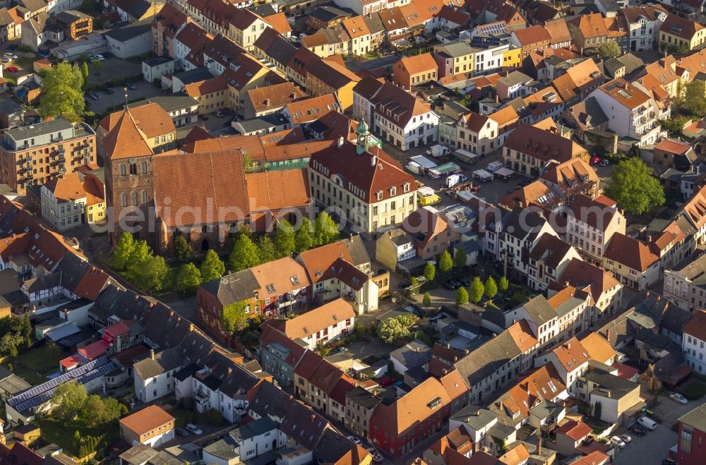 Aerial image Teterow - Town plan Teterow with St. Peter and St. Paul in the center of Old Teterow in Mecklenburg - Western Pomerania