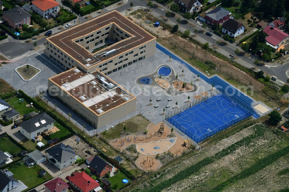 Aerial photograph Berlin - Primary school on Habichtshorst in the Biesdorf in Berlin