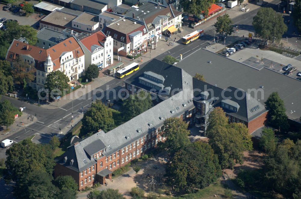 Berlin from above - Blick auf die Grundschule am Sandhaus an der Wiltbergstraße in Berlin-Buch.