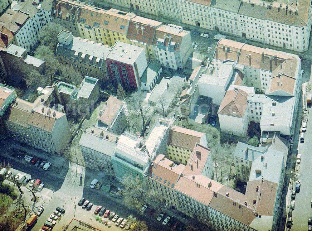 Aerial photograph Berlin - Prenzlauer - Berg - Grundstücksbereich der Lottumstraße 12 in Berlin - Prenzlauer - Berg.