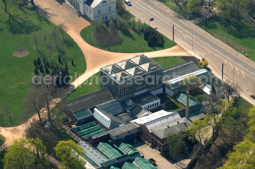 Aerial image Magdeburg - Blick auf die Gruson-Gewächshäuser direkt neben dem angrenzenden Klosterbergegarten im Stadtteil Buckau. Der 4000 qm große Botanische Garten enthält eine bedeutende, bis in das 19. Jahrhundert zurückgehende, Pflanzensammlung. Sie gehört heute zum Netzwerk Gartenträume Sachsen-Anhalt. Kontakt: Schönebecker Str. 129 B, 39104 Magdeburg, Tel. +49(0)391 4042910