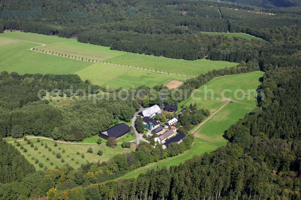 Aerial photograph Schlangenbad - Views of the grounds of Hofgut Mappen KG with scenic forests and meadows in Schlangenbad in Hesse