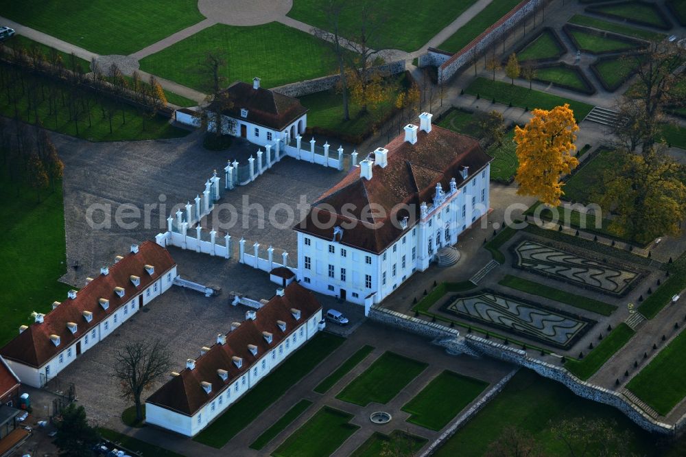 Aerial photograph Meseberg - Castle Meseberg the Federal Government on the banks of Huwenowsees in the town district Gransee in Brandenburg