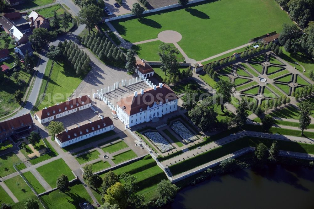 Meseberg from the bird's eye view: Castle Meseberg the Federal Government on the banks of Huwenowsees in the town district Gransee in Brandenburg