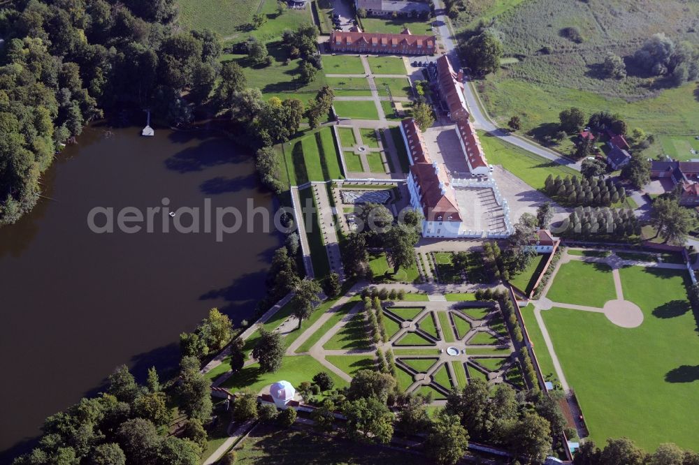 Aerial photograph Meseberg - Castle Meseberg the Federal Government on the banks of Huwenowsees in the town district Gransee in Brandenburg