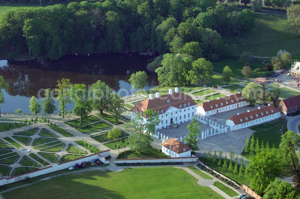 Meseberg from the bird's eye view: Castle Meseberg the Federal Government on the banks of Huwenowsees in the town district Gransee in Brandenburg