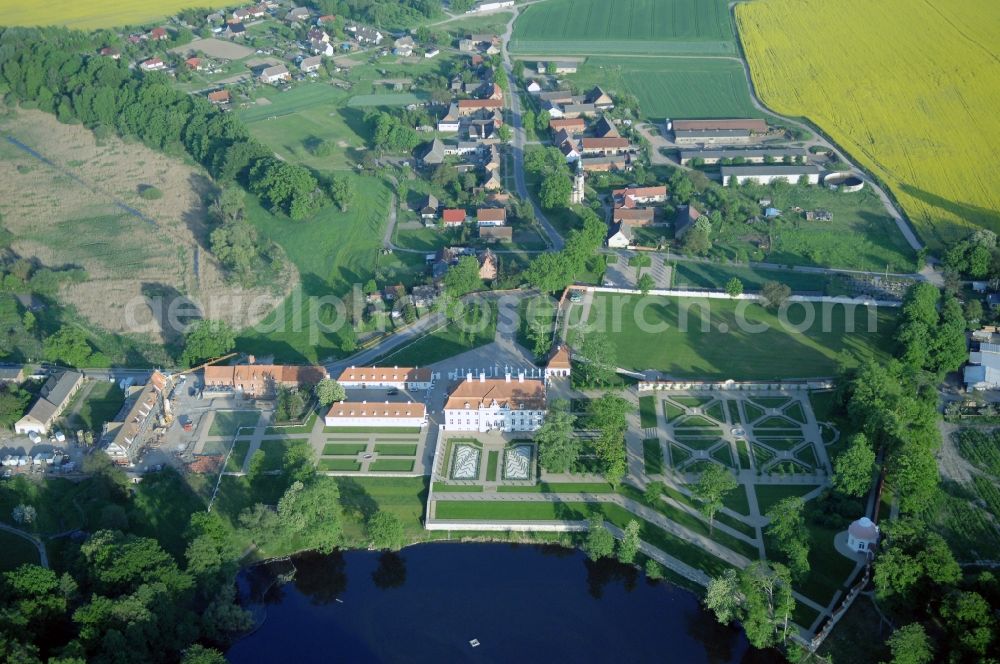 Aerial photograph Meseberg - Castle Meseberg the Federal Government on the banks of Huwenowsees in the town district Gransee in Brandenburg