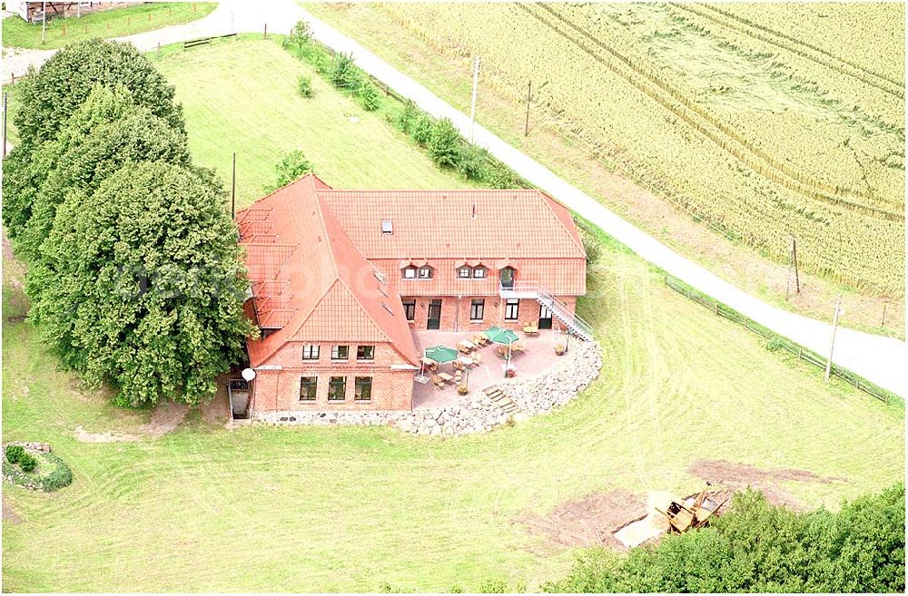 Aerial image Zarfzow - 20.07.2004 Gästehaus Zarfzow, gemütliche Landhausatmosphäre in einem alten, typisch mecklenburgischen Gutshaus AWO Sano gemeinnützige GmbH Hofstr. 4, 18223 Zarfzow zarfzow@awosano.de Ansprechpartner: Claudia Baude