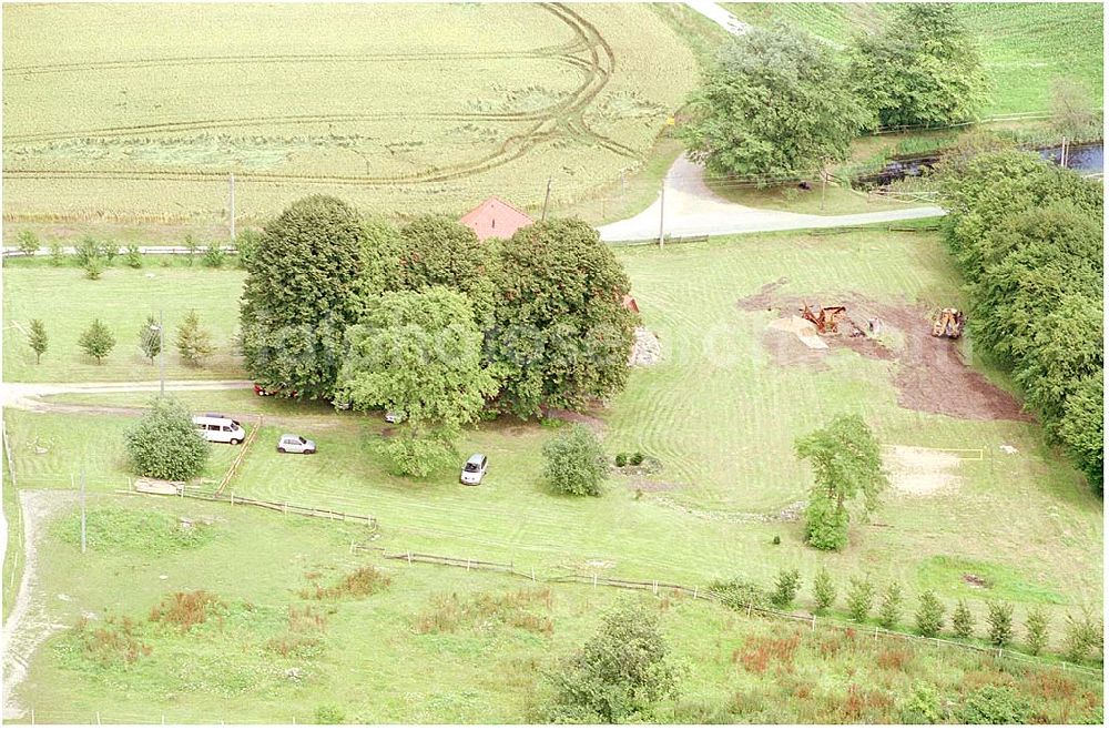 Aerial photograph Zarfzow - 20.07.2004 Gästehaus Zarfzow, gemütliche Landhausatmosphäre in einem alten, typisch mecklenburgischen Gutshaus AWO Sano gemeinnützige GmbH Hofstr. 4, 18223 Zarfzow zarfzow@awosano.de Ansprechpartner: Claudia Baude