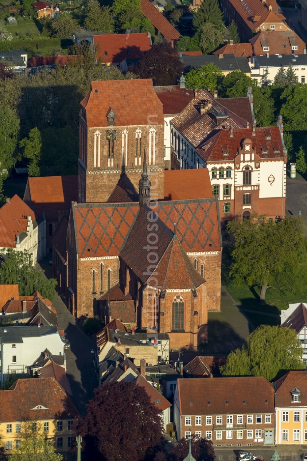 Güstrow from the bird's eye view: View of the cathedral St. Maria, St. Johannes Evangelista and St. Caecilia in Guestrow in the state Mecklenburg-West Pomerania