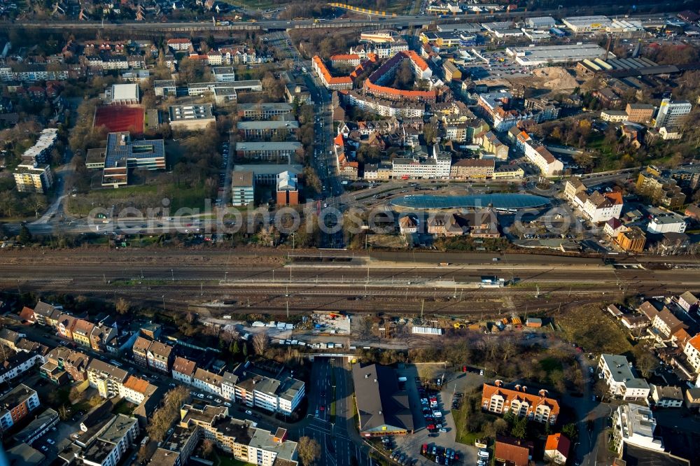 Aerial photograph Herne - Marshalling yard and freight station of the Deutsche Bahn on Westring- Bridge in Herne in the state of North Rhine-Westphalia. The central bus station is located in the North of the train station