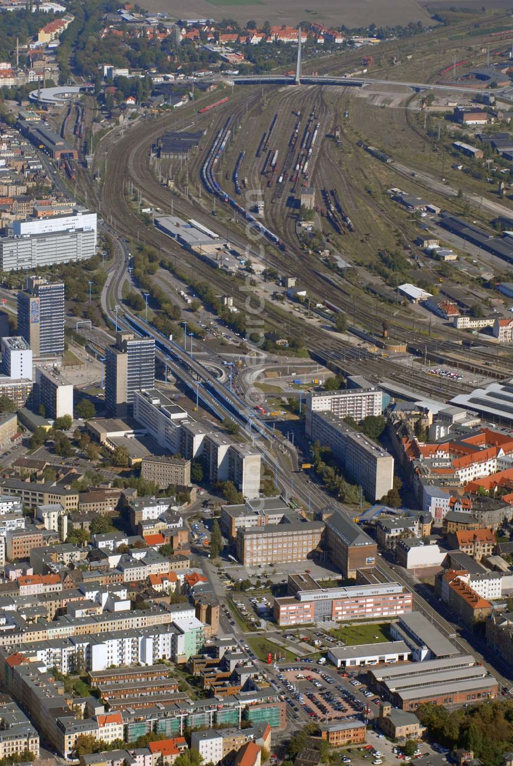 Halle from the bird's eye view: Blick auf den Güterbahnhof in Halle. Im Hintergrund erkennt man die Berliner Straße. Links befindet sich der Riebeckplatz.