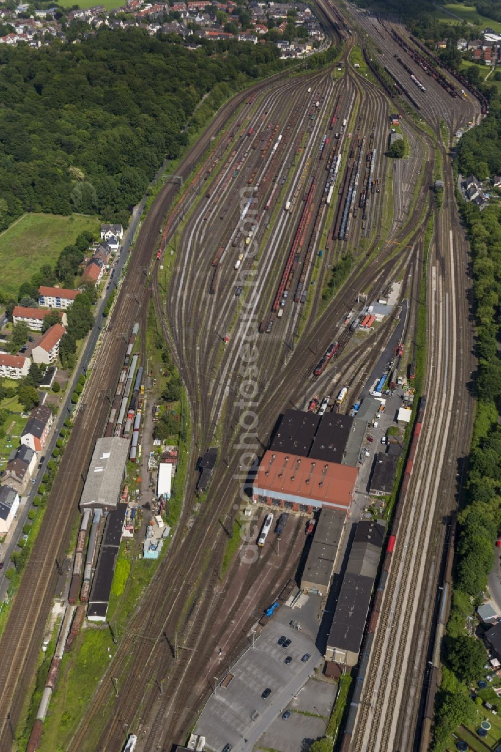 Oberhausen from the bird's eye view: View of the freight yard in the borough Osterfeld in Oberhausen in the Ruhr in the state North Rhine-Westphalia