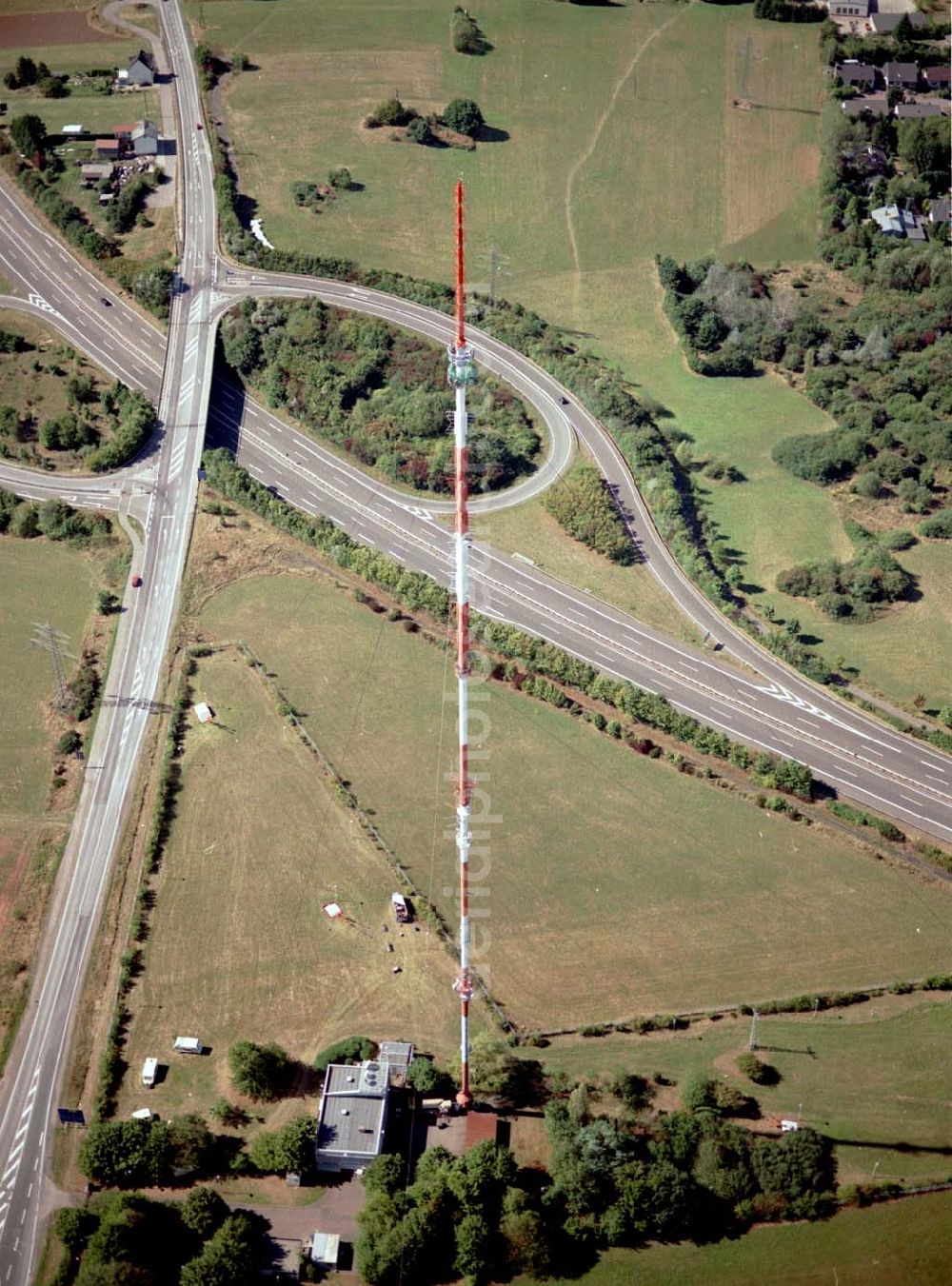 Aerial image Göttelborn / Saarland - Göttelborn / Saarland Blick auf die Sanierung des Sendemastes im Saarland durch die Firma W. Diener aus Köln an der Autobahnauffahrt A1 03.09.2003