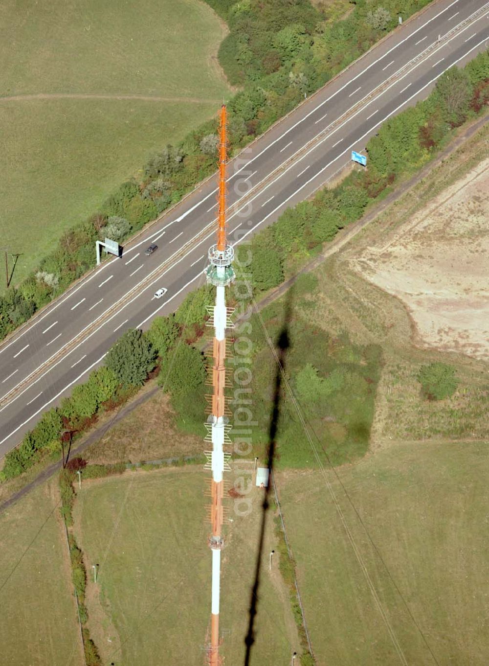 Aerial image Göttelborn / Saarland - Göttelborn / Saarland Blick auf die Sanierung des Sendemastes im Saarland durch die Firma W. Diener aus Köln an der Autobahnauffahrt A1 03.09.2003