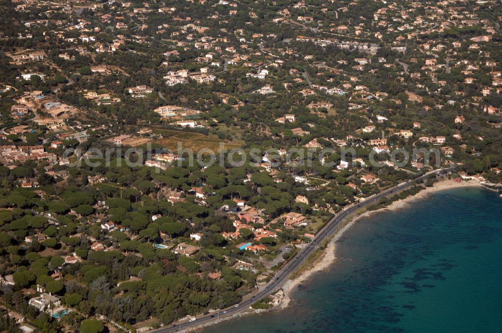 Guerre Vieille from the bird's eye view: Blick auf Guerre Vieille an der Cote d' Azur in Frankreich.