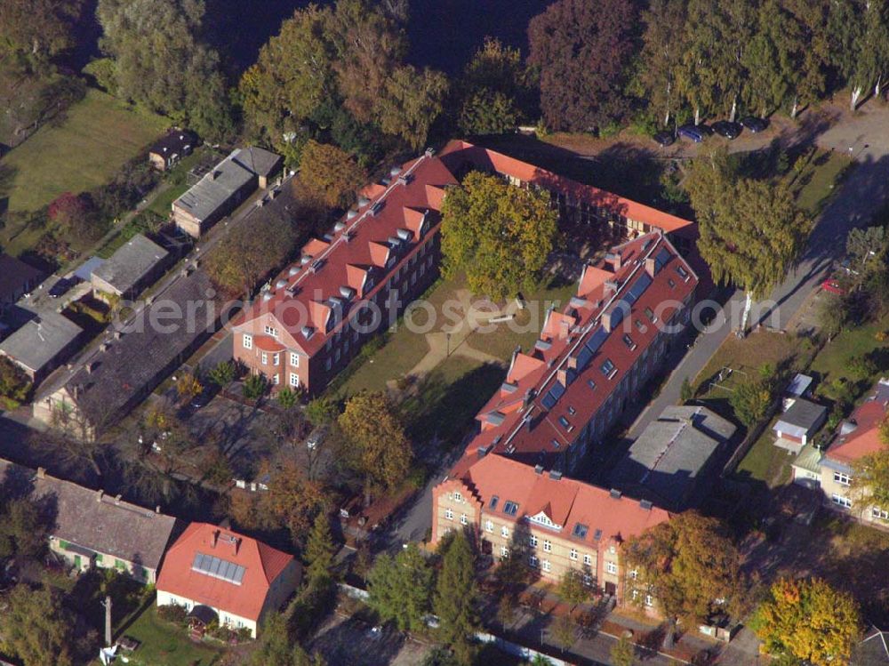 Eberswalde - Finow from the bird's eye view: Gustav-Hirsch-Platz in der Messingwerksiedlung (UNESCO-Denkmalsliste) in Eberswalde - Finow (Brandenburg). Bauordnungsamt, Untere Denkmalschutzbehörde, Heegermühler Str. 75, 16225 Eberswalde, Tel: 03334/214385, Fax: 03334/214379, E-mail: martina.Kohl@barnim.de