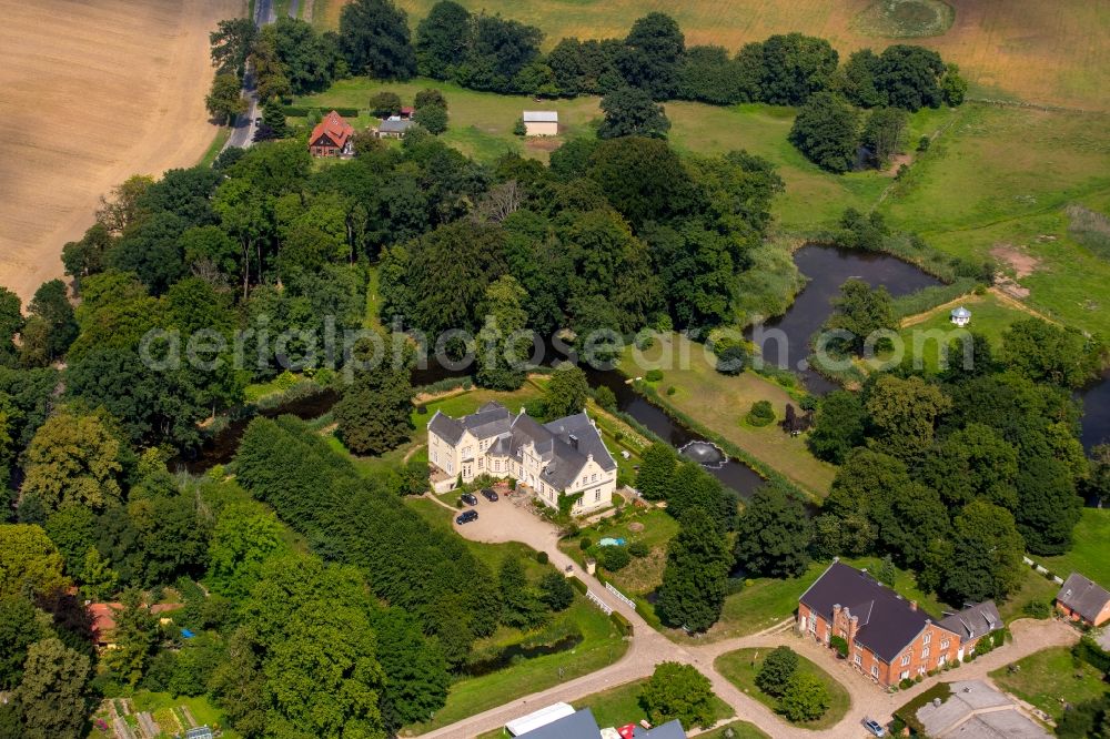 Walkendorf from the bird's eye view: Manor house on the area of FerienGut Dalwitz in Walkendorf in the state Mecklenburg - Western Pomerania