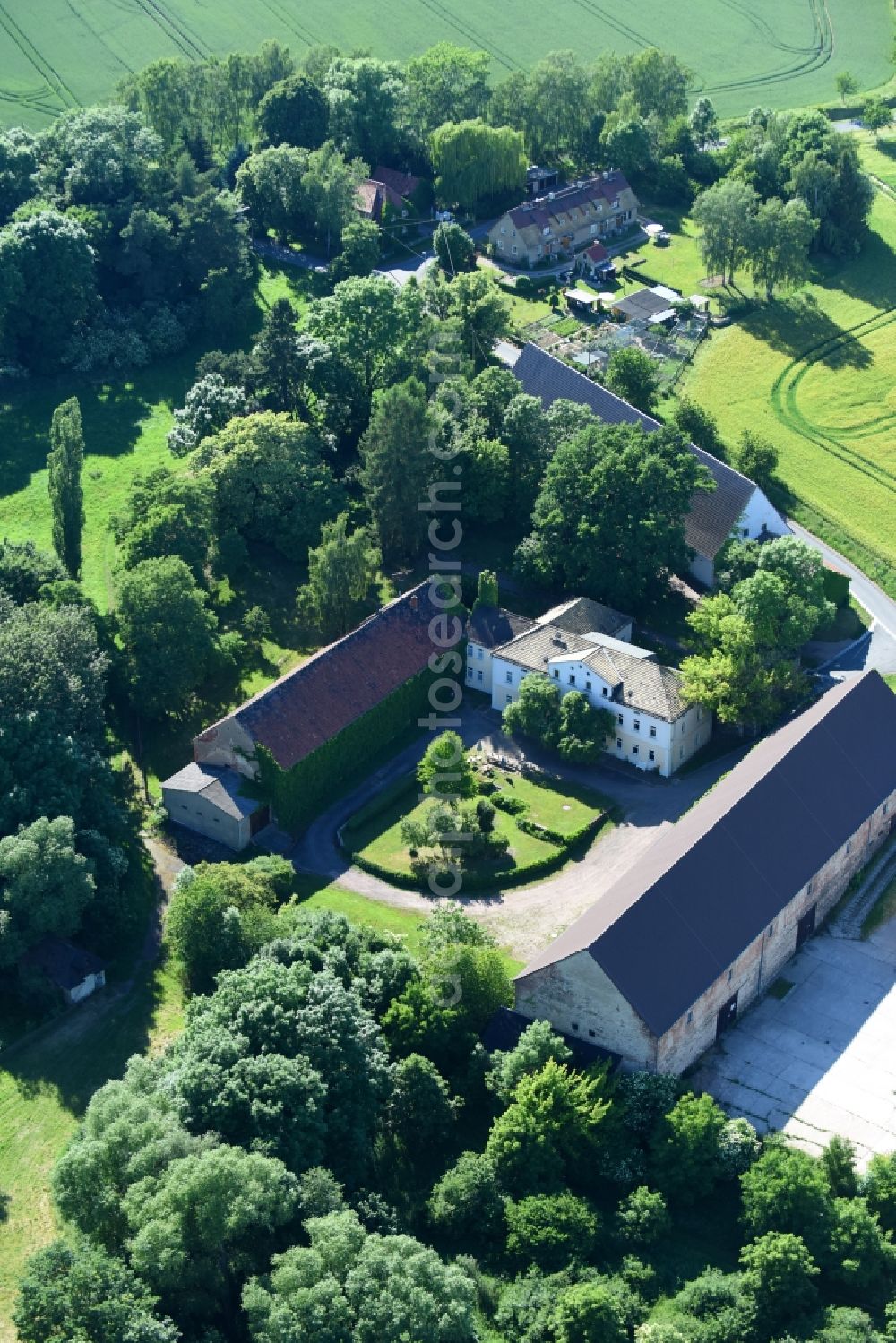 Aerial image Gödelitz - Building and manor house of the farmhouse in Goedelitz in the state Saxony, Germany