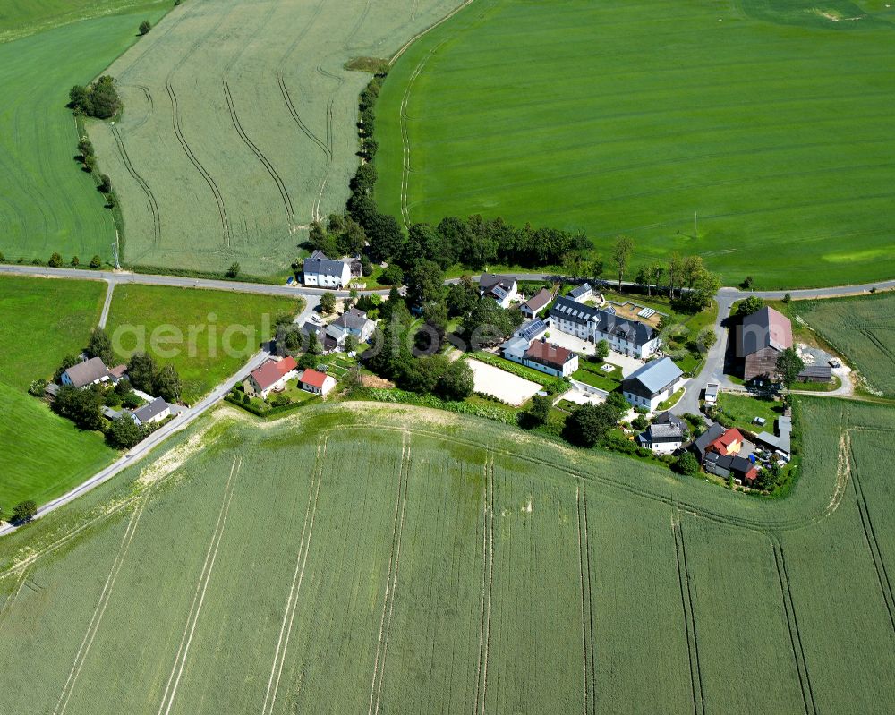 Aerial image Leupoldsgrün - Historical warehouses and stables, farm buildings and manor house on the edge of agricultural fields in the district Hartungs in Leupoldsgruen in the state Bavaria, Germany