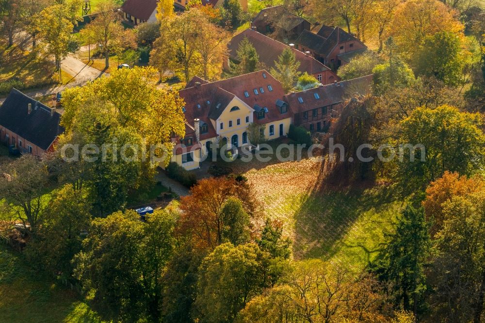 Vipperow OT Solzow from the bird's eye view: View of the farm house Solzow in Vipperow in the state Mecklenburg-West Pomerania