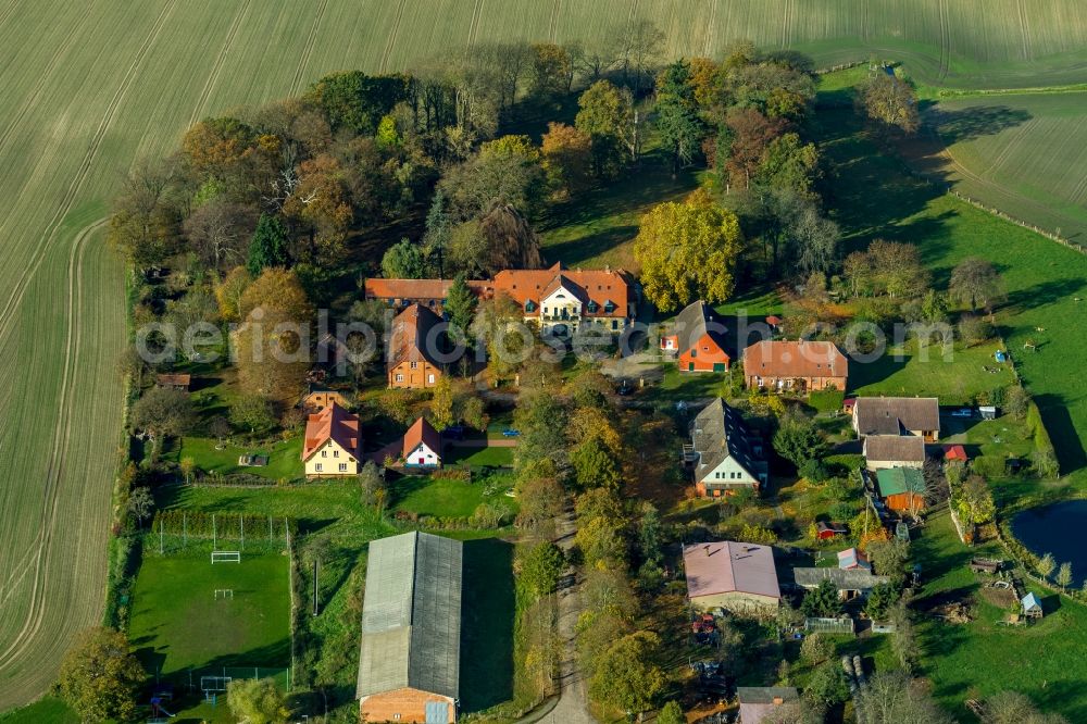 Aerial photograph Vipperow OT Solzow - View of the farm house Solzow in Vipperow in the state Mecklenburg-West Pomerania