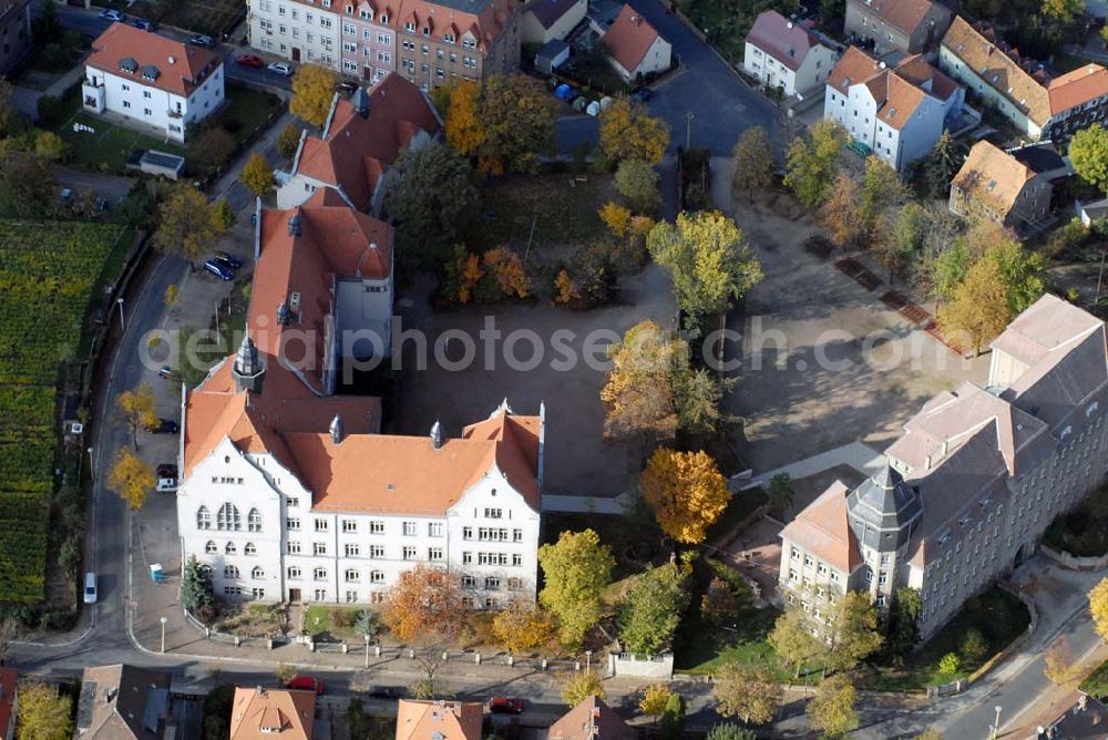 Aerial image Meißen - Blick auf das Gymnasium Franziskaneum in Meißen, Kaendlerstraße 1, 01662 Meißen - Telefon: (0 35 21) 76 04 0 - Fax: (0 35 21) 76 04 15 - Schulleitung: Dietmar Liesch » liesch@franziskaneum.de und die Turnhalle Haus 2 in der Ludwig-Richter-Straße 15.