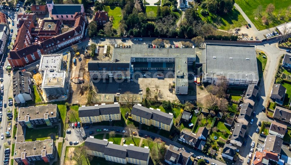 Aerial photograph Kettwig - School building and gym of the high school Theodor Heuss in Kettwig in the state North Rhine-Westphalia, Germany