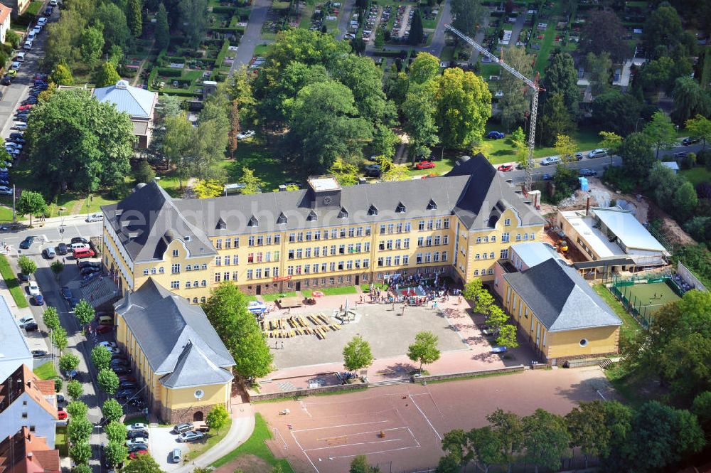 St. Wendel from above - Schulgebäude vom Gymnasium Wendalinum an der Schorlemerstraße Ecke Werschweiler Straße in Sankt Wendel im Saarland. Grammar school Wendalinum in Saint Wendel.