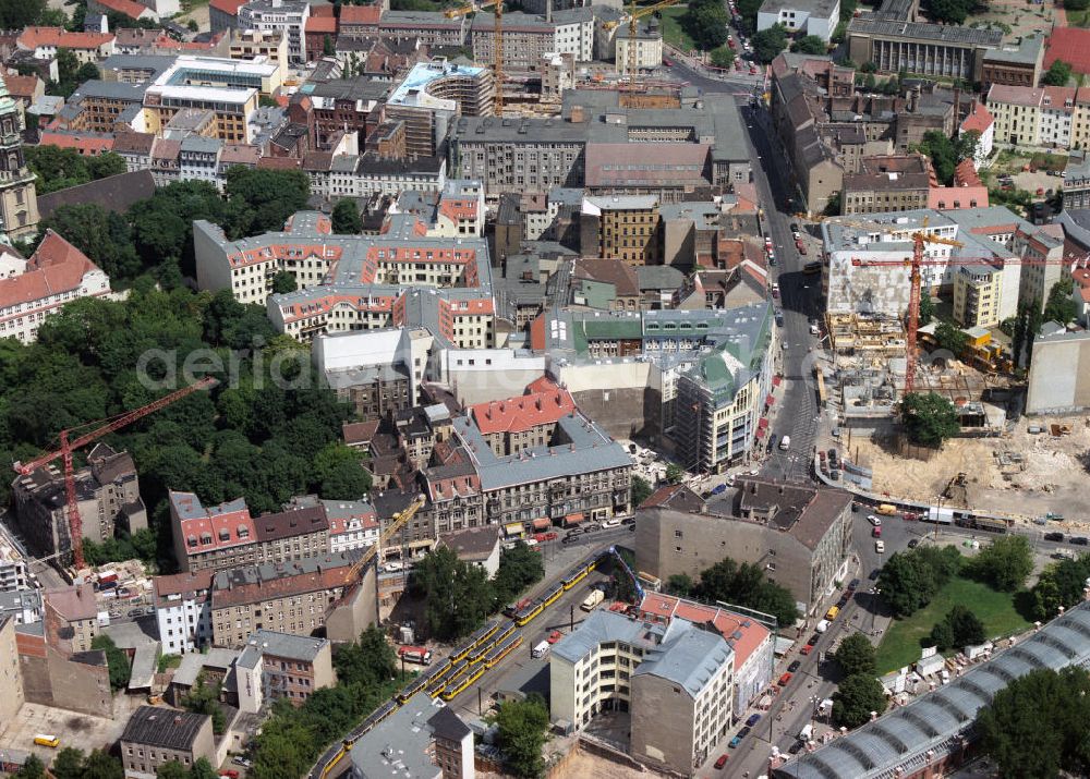 Aerial photograph Berlin Mitte - Blick auf die Hackeschen Höfe an der Rosenthaler Straße in Berlin-Mitte. iew of the Hackesche Höfe at the Rosenthaler Strasse in Berlin-Mitte. Ein Projekt der PENTANEX GmbH.