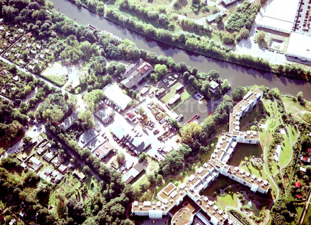 Berlin - Steglitz from above - Hafen der BEHALA in Berlin - Steglitz am Teltowkanal.