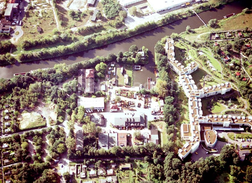 Berlin - Steglitz from above - Hafen der BEHALA in Berlin - Steglitz am Teltowkanal.