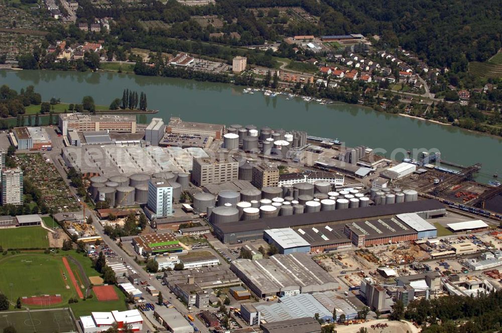 BASEL from above - Der linksrheinische Hafen Birsfelden ist auf den Umschlag und die Lagerung von flüssigen Treib- und Brennstoffen sowie von Trockengütern spezialisiert.