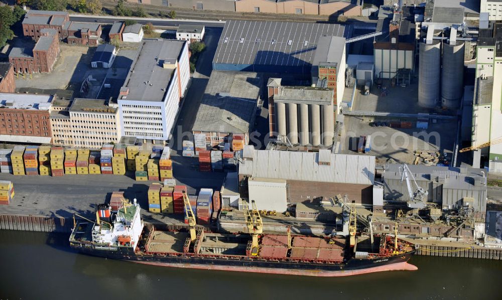 Aerial image Bremen - Blick auf den Industriehafen im Bremer Stadtteil Häfen. The industrial port in the district Häfen of Bremen.