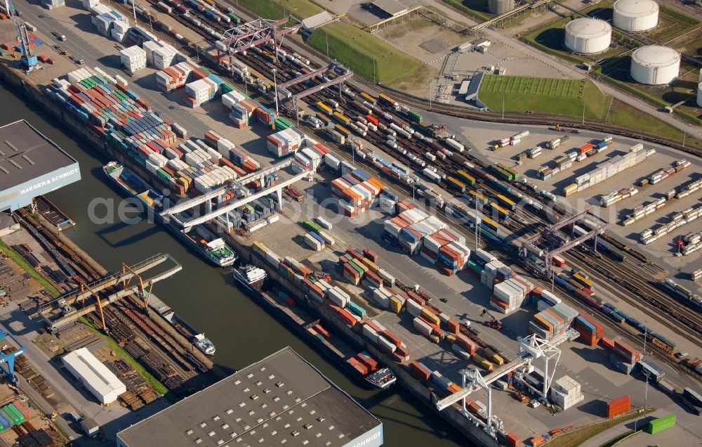 Aerial photograph Duisburg - View of the port of Duisburg in the state North Rhine-Westphalia