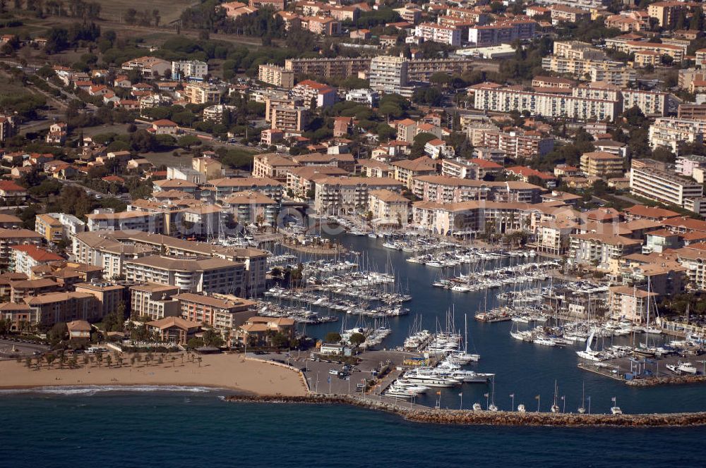 Fréjus from above - Blick auf den Hafen von Fréjus an der Cote d' Azur in Frankreich.