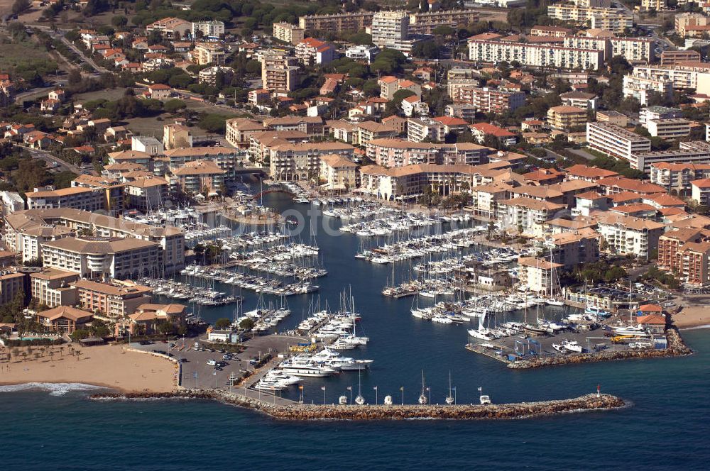 Fréjus from the bird's eye view: Blick auf den Hafen von Fréjus an der Cote d' Azur in Frankreich.