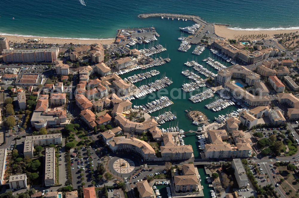 Fréjus from above - Blick auf den Hafen von Fréjus an der Cote d' Azur in Frankreich.