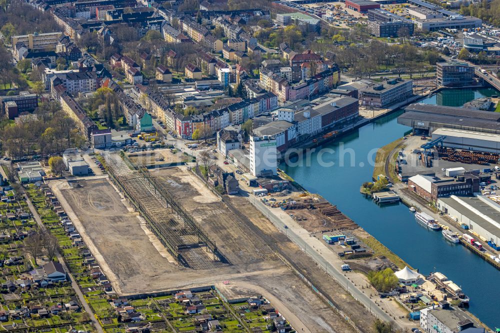 Aerial image Dortmund - Port and port area of a??a??the inland port on the banks of the Ruhr in the Hafen district in Dortmund in the Ruhr area in the state North Rhine-Westphalia, Germany