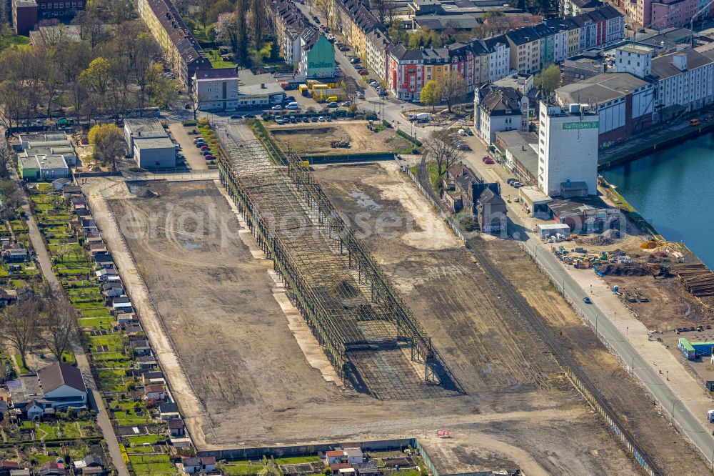 Aerial photograph Dortmund - Port and port area of a??a??the inland port on the banks of the Ruhr in the Hafen district in Dortmund in the Ruhr area in the state North Rhine-Westphalia, Germany