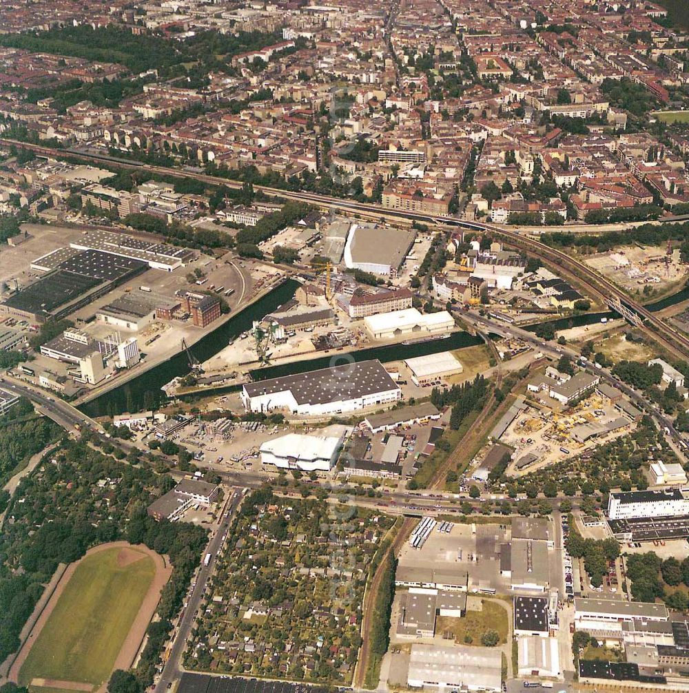 Aerial photograph Berlin - Neukölln - Hafen Neukölln der BEHALA an der Lahnstraße 5 in Berlin - Neukölln.