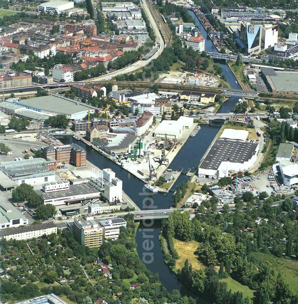 Berlin - Neukölln from above - Hafen Neukölln der BEHALA an der Lahnstraße 5 in Berlin - Neukölln.