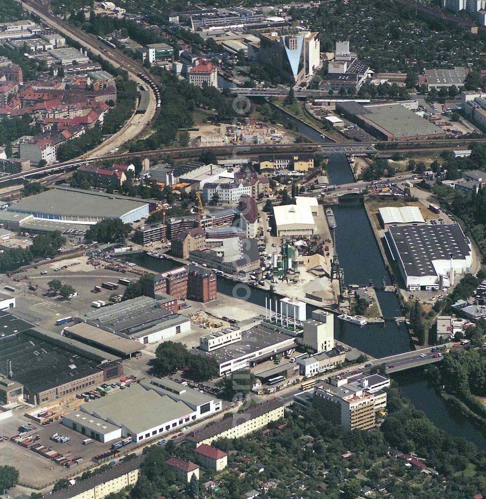 Berlin - Neukölln from the bird's eye view: Hafen Neukölln der BEHALA an der Lahnstraße 5 in Berlin - Neukölln.