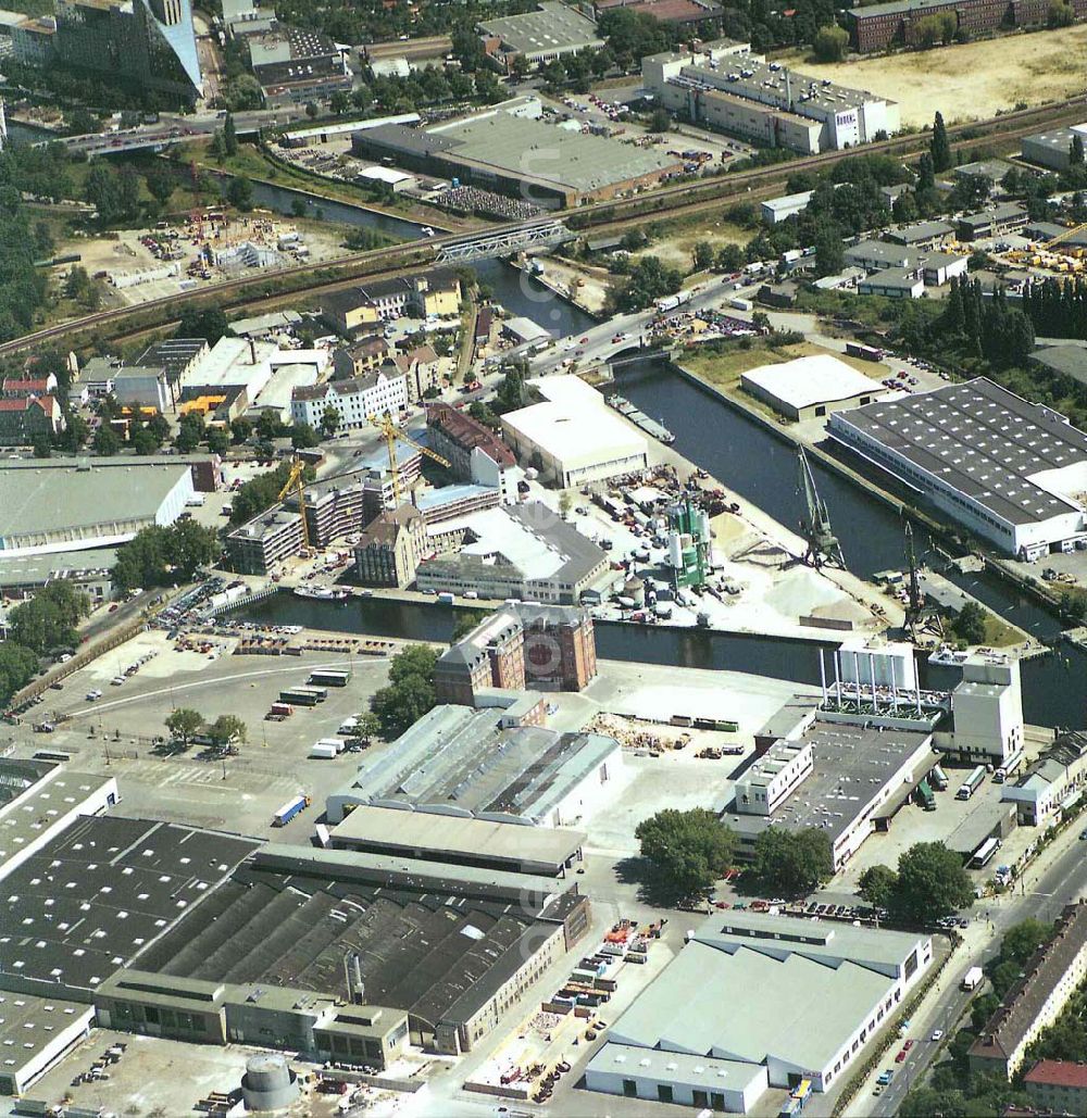 Aerial image Berlin - Neukölln - Hafen Neukölln der BEHALA an der Lahnstraße 5 in Berlin - Neukölln.