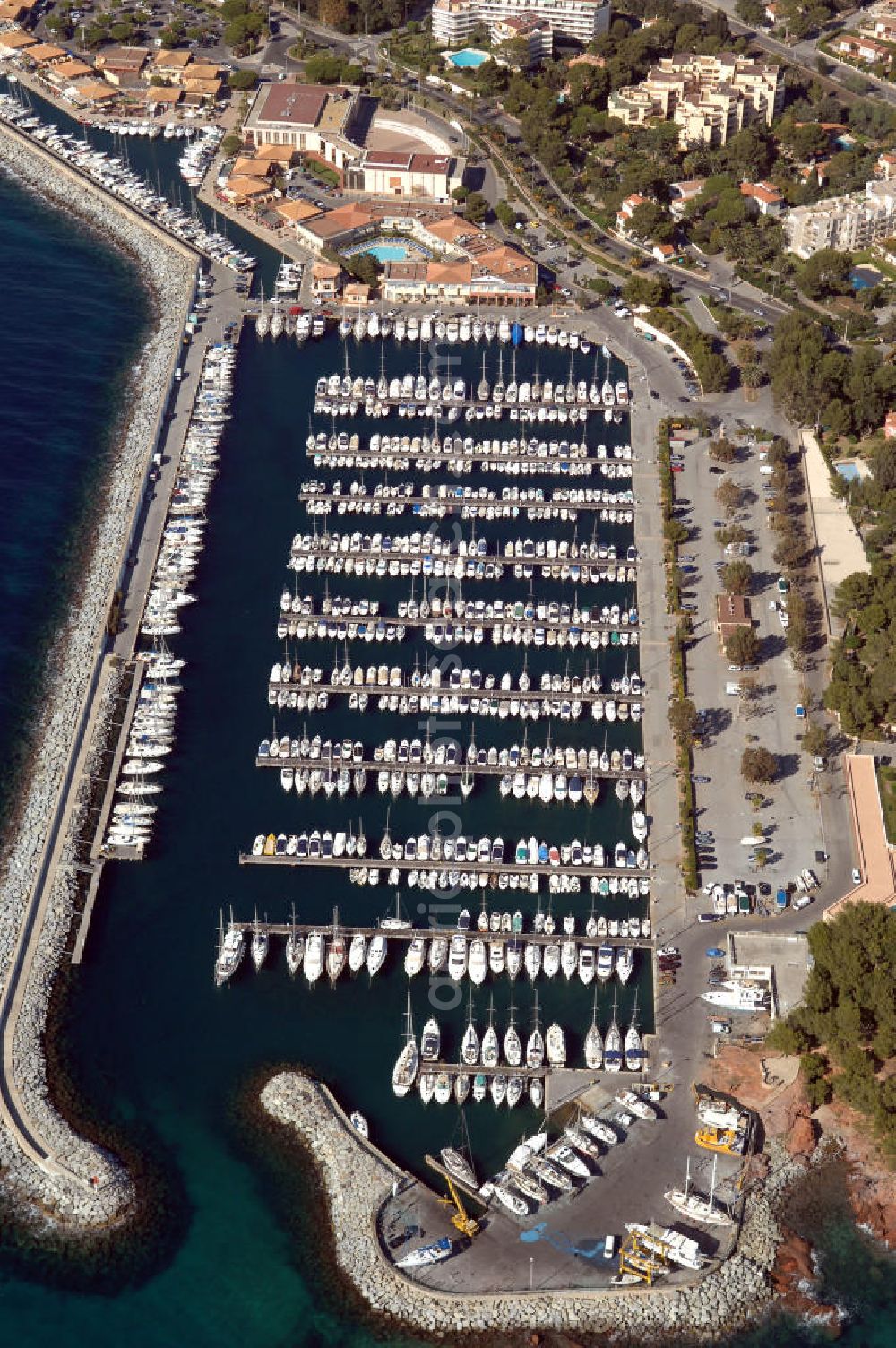 Aerial image Saint-Raphael - Blick auf einen Teil vom Hafen Santa Lucia in Saint-Raphael an der Cote d' Azur in Frankreich.